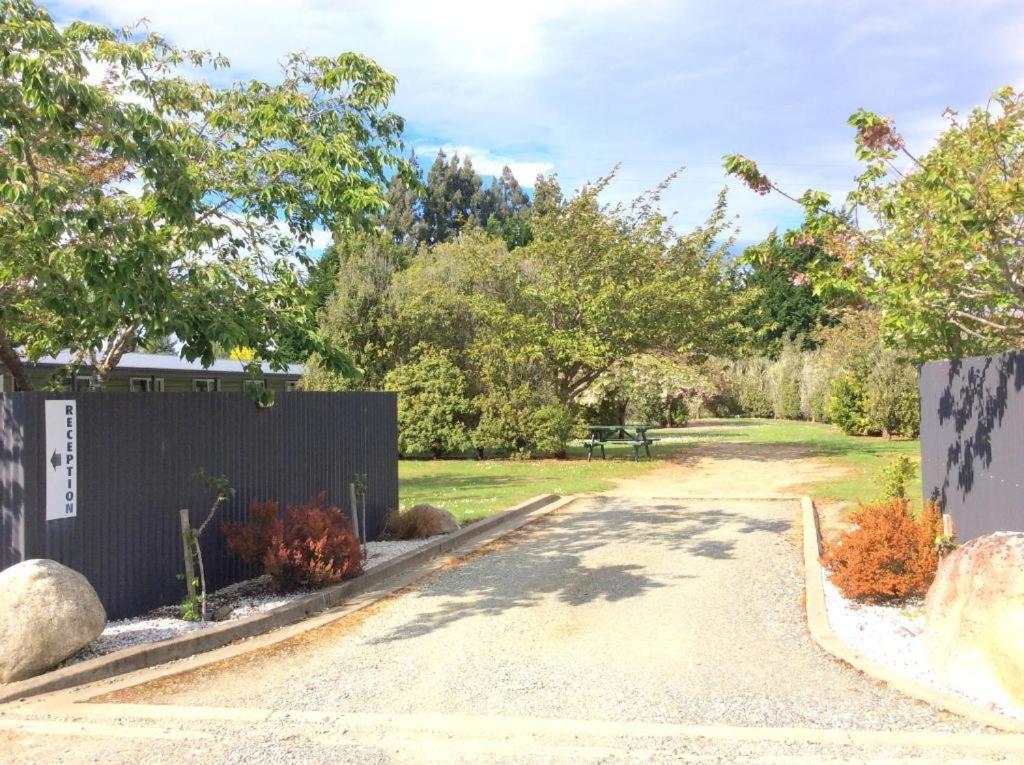 Fiordland Great Views Holiday Park Te Anau Exterior photo